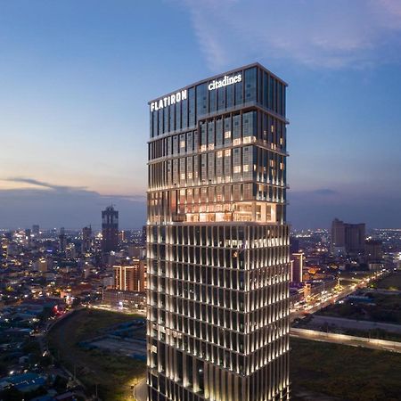 Citadines Flatiron Phnom Penh Hotel Bagian luar foto