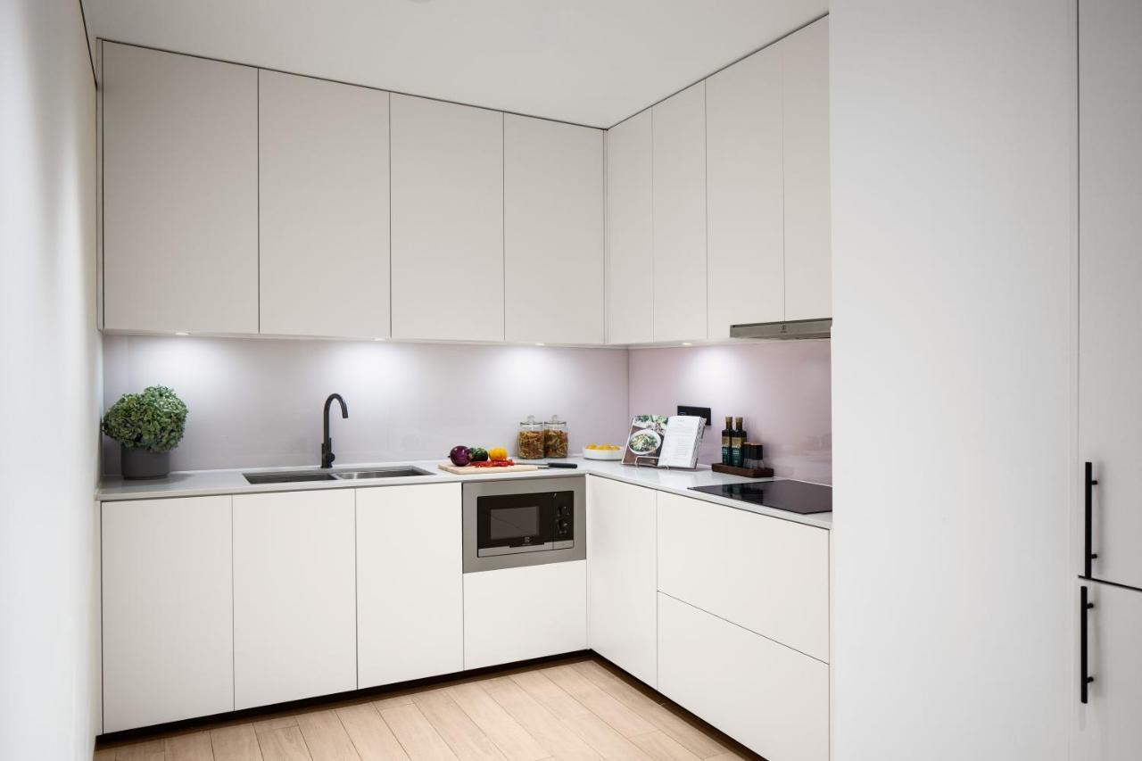Citadines Flatiron Phnom Penh Hotel Bagian luar foto