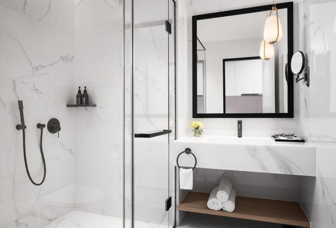 Citadines Flatiron Phnom Penh Hotel Bagian luar foto